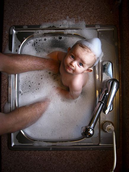 baby-bath-sink_44183_600x450